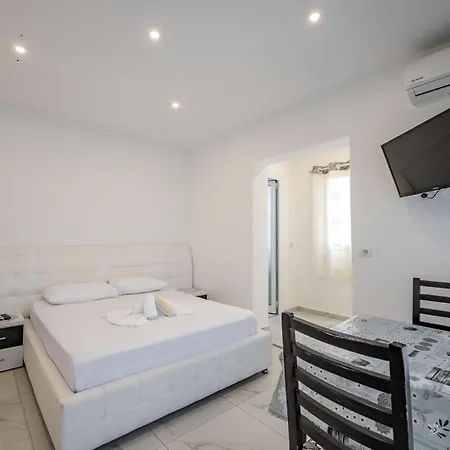 Irdi Apartamento 3*