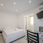 Eos Apartamento 4*