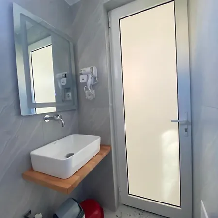 Apartment Irdi *
