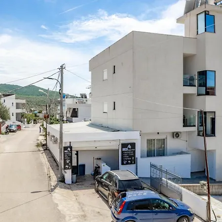 Irdi Apartment