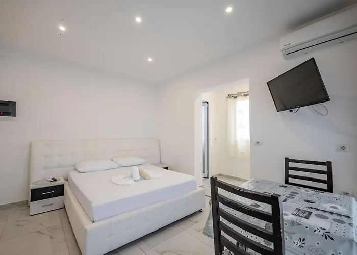 Eos Apartament 4*
