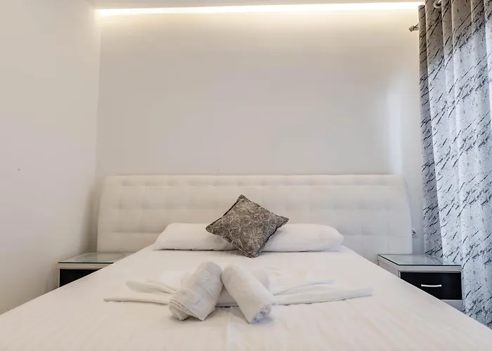 Eos Apartament 4*
